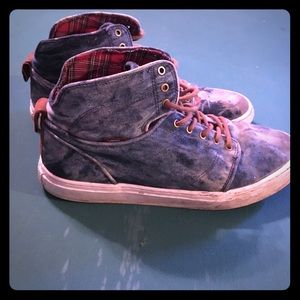 Vans off the walls hi top